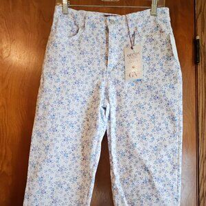 Gloria Vanderbilt Amanda Floral Capri Classic Rise 6 Average NWT